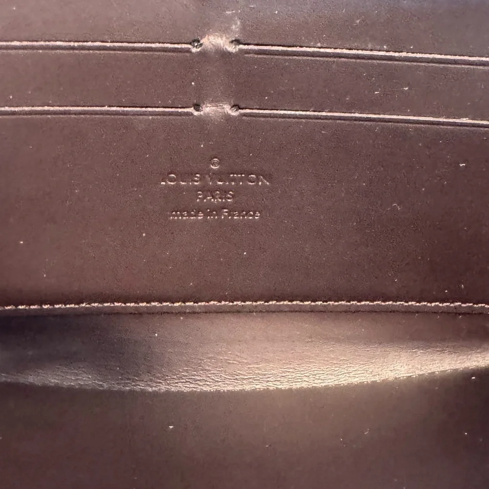 AUTHENTIC Louis Vuitton Zipper Wallet in Burgundy Vernis